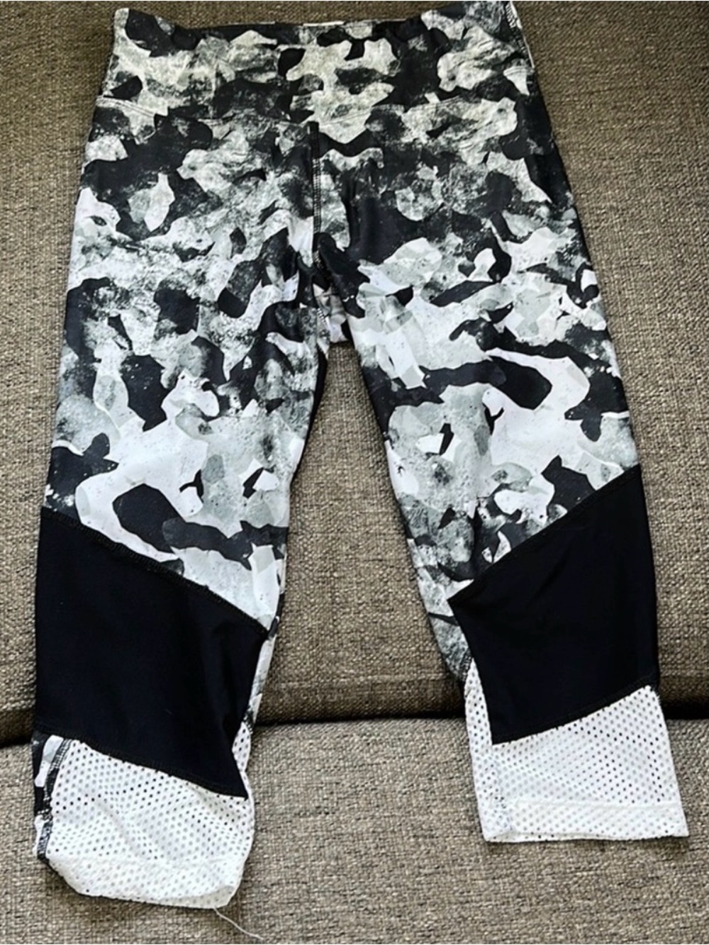 Marika Camo Code Powertek Yoga Capri Leggings Black White Mesh Details Size Smal